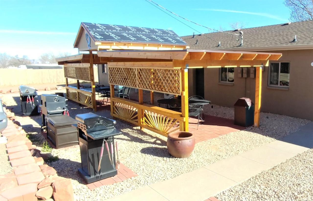 Lake Powell Motel & Apartments Page Exteriör bild