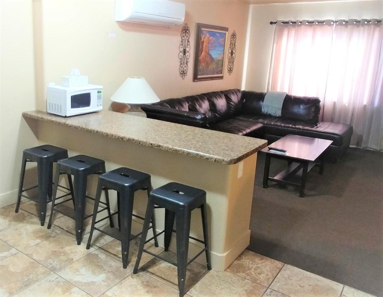 Lake Powell Motel & Apartments Page Exteriör bild
